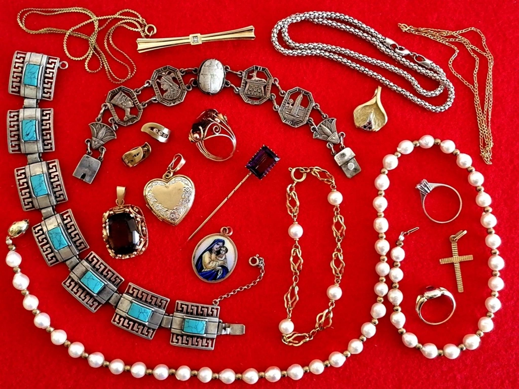 zlate a strieborne sperky